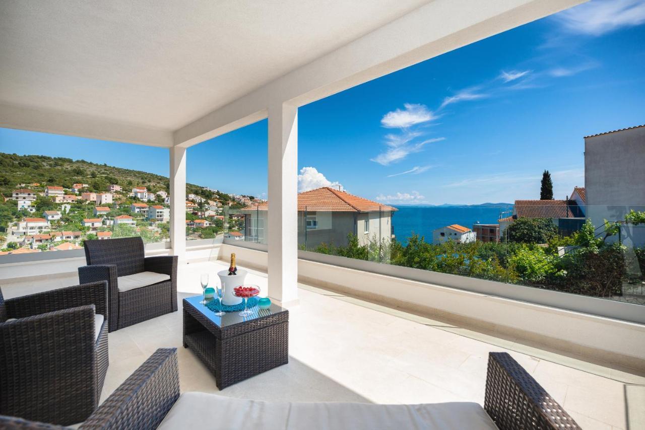 Villa Miholina - With Heated Swimming Pool Trogir Exterior foto